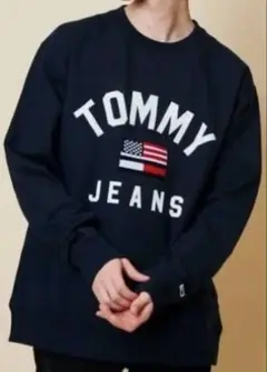 TOMMY JEANS ネイビー クルーネックスウェット