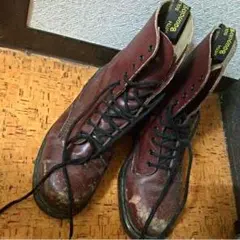 イギリス製のドクターマーチン10ホール