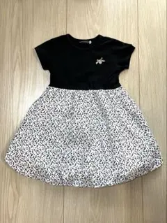 BeBe Petits Pois Vert 半袖　ワンピース　ブラック120cmのサムネイル