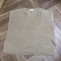 AlphaCubic ベージュ Vネック ニットベスト