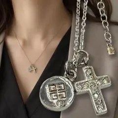 GIVENCHY ネックレス クロス×ロゴチャーム シルバー 十字架 214のサムネイル