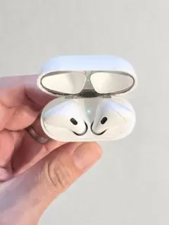 Apple AirPods 第1世代 左右イヤホン・充電ケースのサムネイル