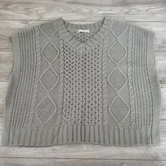 continuier de NICE CLAUP ニットベスト グレー