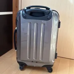 スーツケース　キャリーケース　メタルグレー 小型　Sサイズ　機内持ち込み