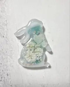 再販不可。マトリカリア♡うさぎレジンヘアゴムブローチ - メルカリ