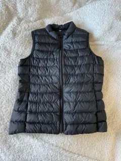 無印良品 黒 ダウンベスト Sサイズ