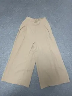 GU ワイドパンツ スカンツ