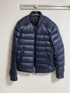 美品 PRADA （プラダ）ダウンジャケットSGH068 ネイビー Mサイズ 