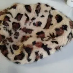 ヒョウ柄ベレー帽