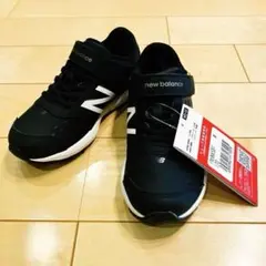 【新品・お値引き可】new balance スニーカー マジックテープ17cm