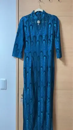 チャイナドレス 長袖 ブルー 長い丈 ブローチ付き