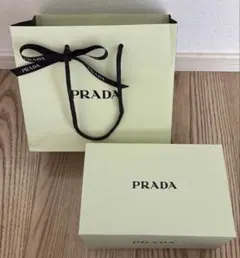 PRADA ギフトボックス ライトグリーン