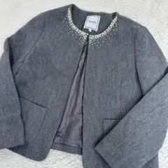 極美品 anatelier ノーカラージャケット パール 38のサムネイル