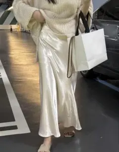 shein サテン ロングフレアスカート アプリコット　L