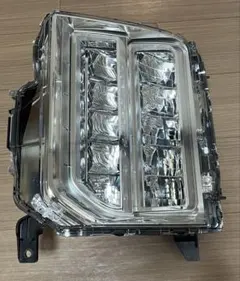 新型デリカミニ　純正ヘッドライト　右　美品　早い者勝ち❕️ デリカミニ 純正 右ヘッドライト - メルカリ