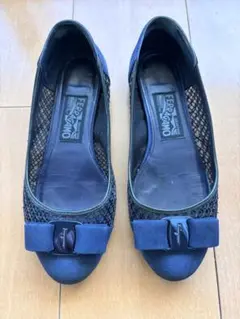 Ferragamo ネイビー メッシュ フラットシューズ