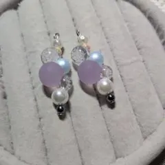 ハンドメイド ピアスまたはイヤリング 多彩な色合い