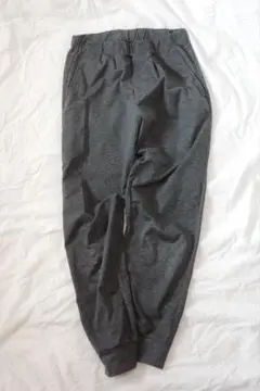 グレー ストレッチパンツ 160サイズ