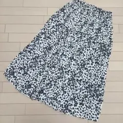 【エニィファム】花柄白黒スカートのサムネイル