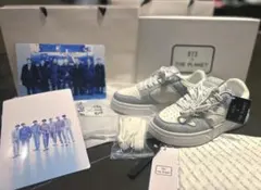 BTS x THE PLANET スニーカー ホワイト グレー - メルカリ