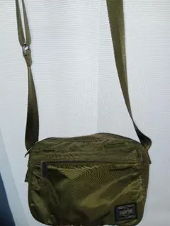 PORTER★軽量スタイリッシュコンパクト★ショルダーバッグ・カーキ★美品良品・のサムネイル