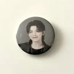 SEVENTEEN ウジ　缶バッジ　カフェ