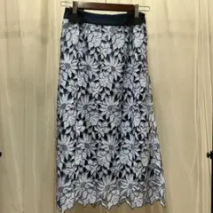 【BEATRICE】新品タグ付き⭐︎ケミカルレースタイトスカート/38/ブルーのサムネイル