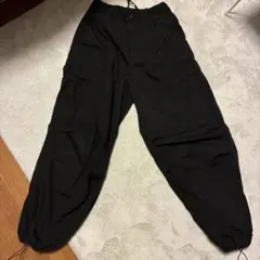 GU スーパーワイドカーゴパンツ　ブラック　S