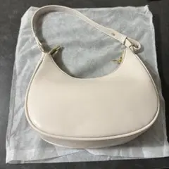 【新品】　ベージュ ハンドバッグ ゴールドファスナー