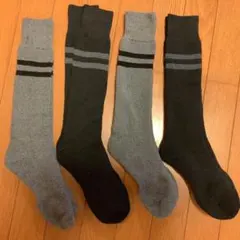 厚みのあるグレーと黒のストライプソックス　4足セット　スキー　スポーツ