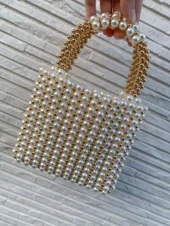 パールが可愛いミニバッグ