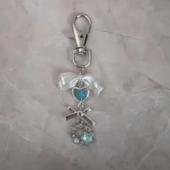 リボンとハートのチャーム