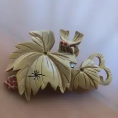 【 昭和レトロ】 木製ブローチ