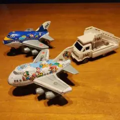 JAL ANA ミニチュア飛行機 タラップカー セットのサムネイル