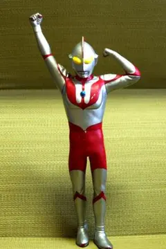超希少 シリアルNo.000/500】ウルトラマン シンボル像 500体限定