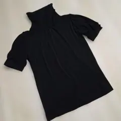 黒タートルネックTシャツ 半袖 パフスリーブ