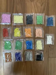 アクアビーズ☆100個入り×16袋　200個入り×2袋の計18種類　おまけ付き