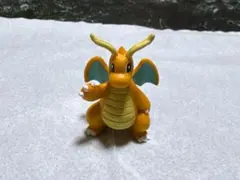 ポケモン✨片手をあげたカイリューの可愛いミニチュアフィギュア