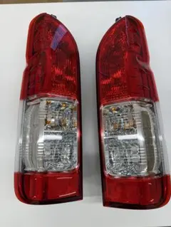 ハイエース 新車外しテールレンズ 大人スモーク ウインカーキャンディ
