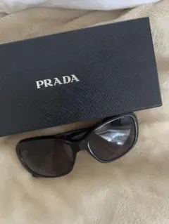 PRADA SPR05N ブラック キャットアイ　サングラス　正規品 PRADA SPR05N ブラック キャットアイ サングラス 正規品 - メルカリ