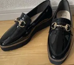 【極美品】Fin フィン 22.5cm 厚底　エナメルビットローファー　ブラック