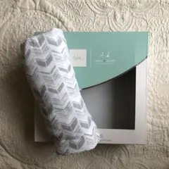 エイデンアンドアネイ teaコラボ おくるみ　模様