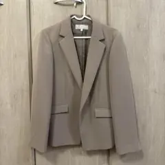 テーラードジャケット ベージュ