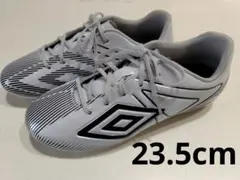 Umbro サッカーシューズ スパイク ワイドタイプ　ホワイト/ブラック