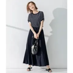 【美品】23区 洗える ライトピケジャージー フレアスカート 38 ネイビー 紺のサムネイル