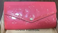 LOUIS VUITTON ヴェルニ　ポルトフォイユ・サラ　ローズリッチ