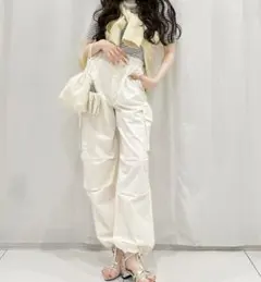 新品/GU/パラシュートカーゴパンツ　ナチュラルM