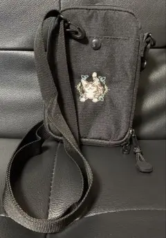 猫刺繍付き黒バッグ
