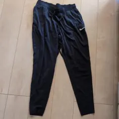 レディース　Nike ブラック ジャージパンツ（M）