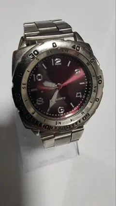 SEIKO SUS 7N32-0B70 赤文字盤 クォーツ 人気モデル - メルカリ